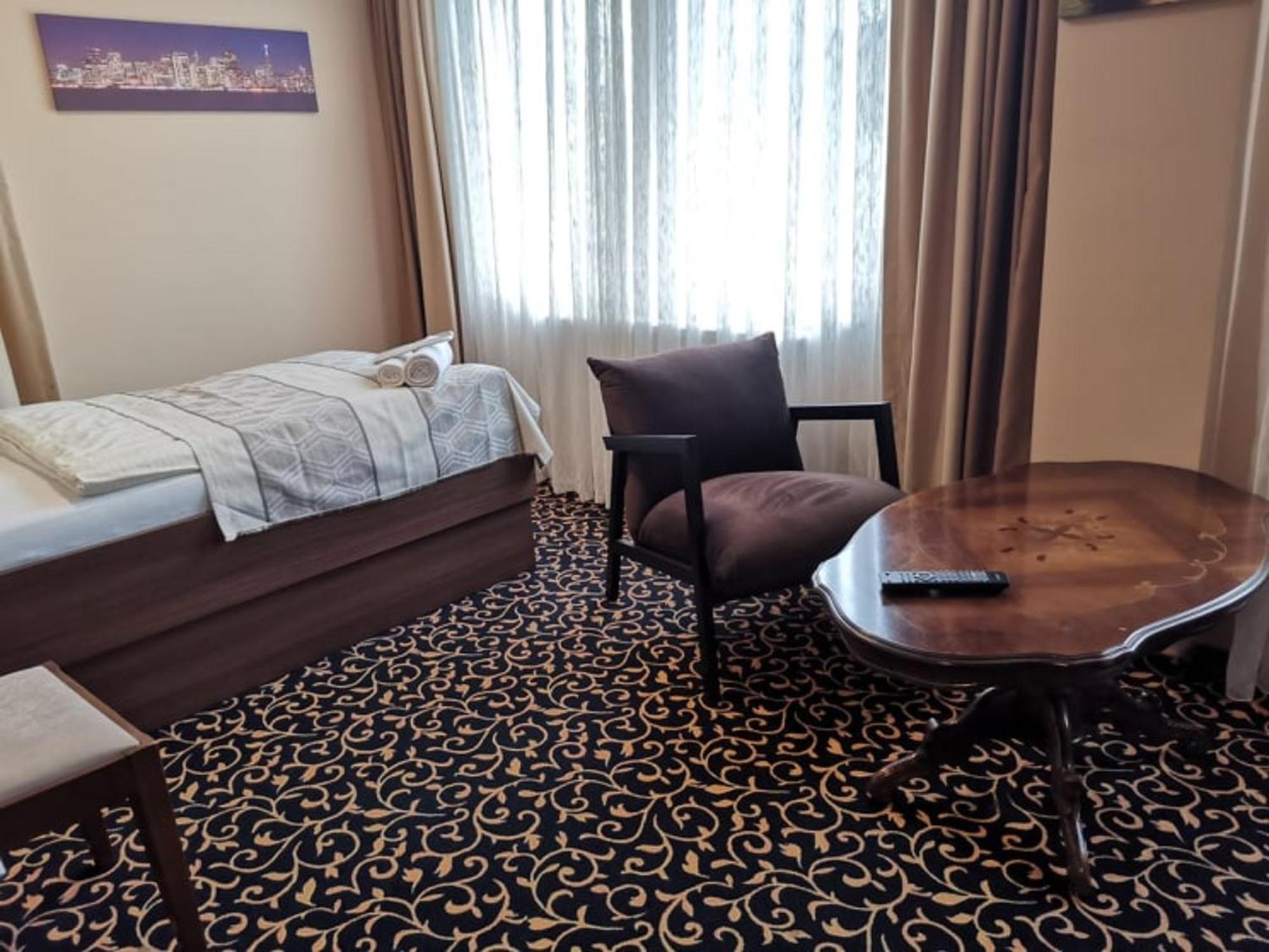Hotel Zum Weissen Ochsen Άαλεν Εξωτερικό φωτογραφία