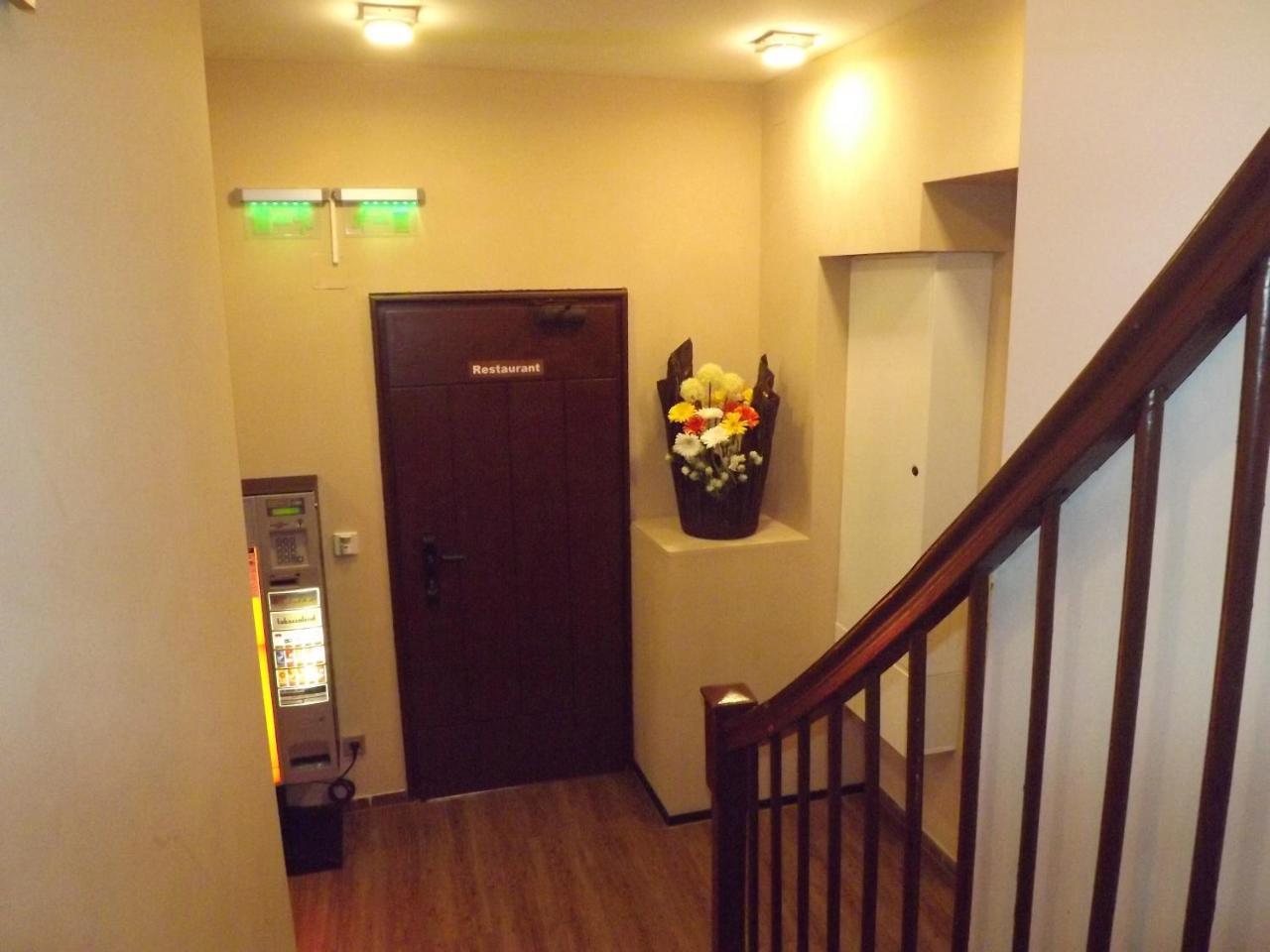 Hotel Zum Weissen Ochsen Άαλεν Εξωτερικό φωτογραφία
