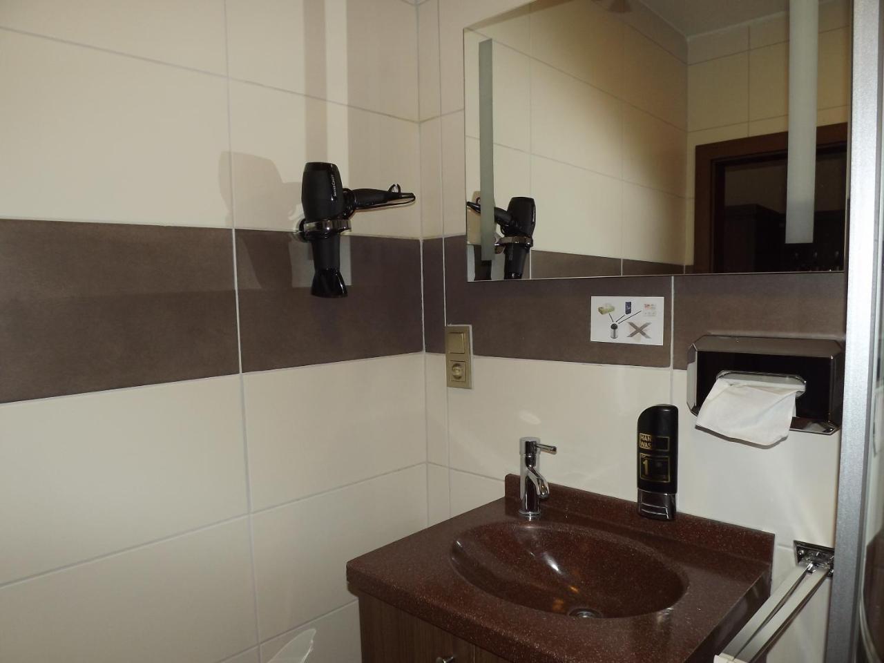 Hotel Zum Weissen Ochsen Άαλεν Εξωτερικό φωτογραφία
